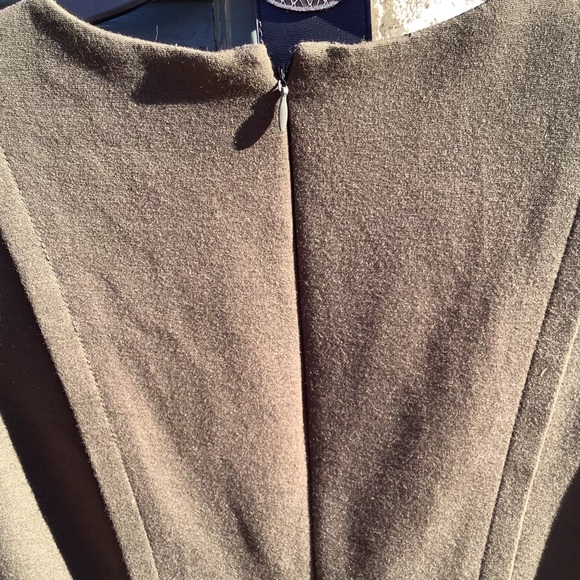 Tahari Arthur Levine Olive dress with belt - Picture 5 of 8